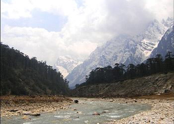 लाचुंग नदी सिक्किम