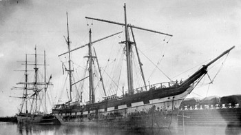 लोचते और लल्लारुख जहाज को भारतीयों को लेकर सूरीनाम पहुँचे।